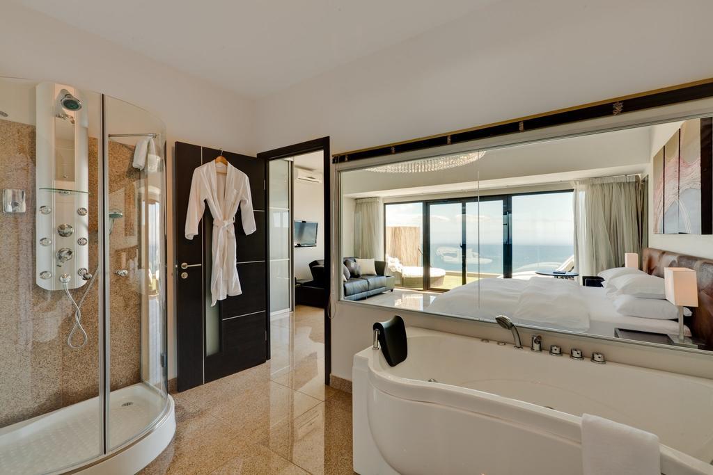 Quarto Duplo de Luxo com Vista do Mar - Ouro