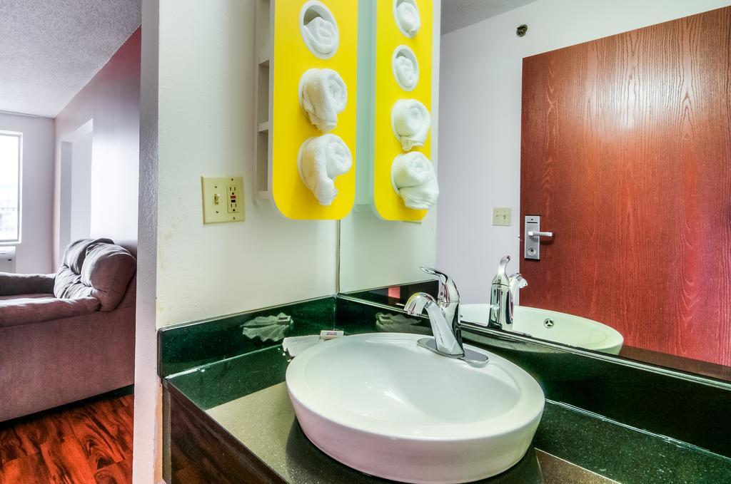 King Room - Disability Access - Non-Smoking