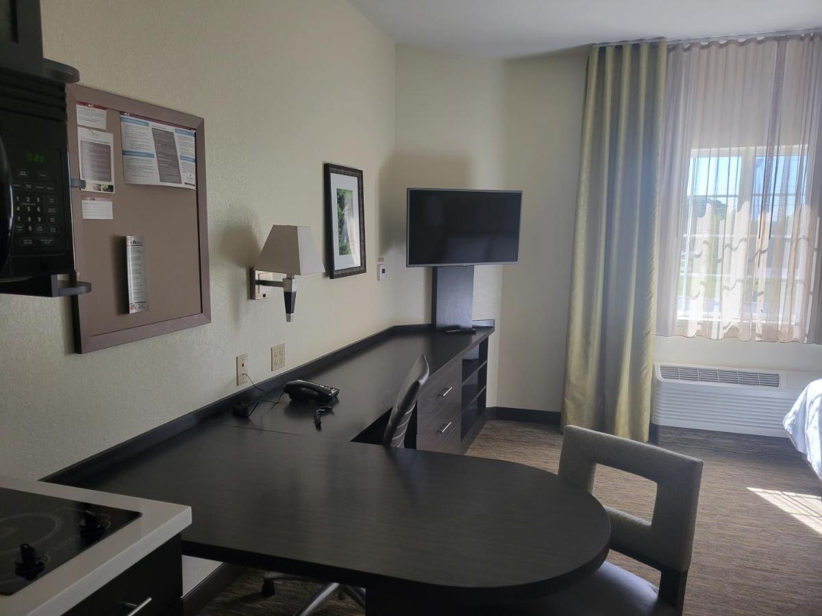 Studio Queen Suite