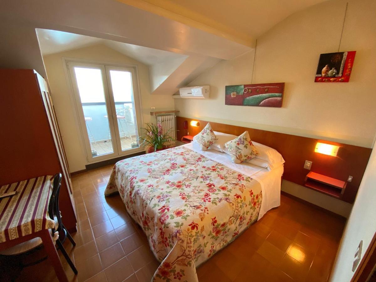 Single Room with Lake View