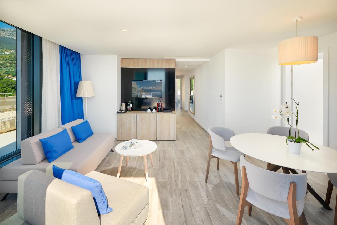Deluxe Penthouse Suite