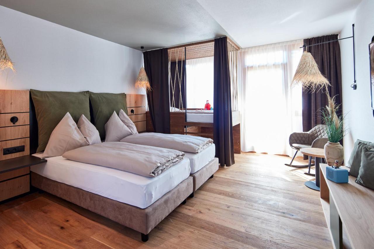 Deluxe Doppelzimmer (2 Erwachsene & 1 Kind)