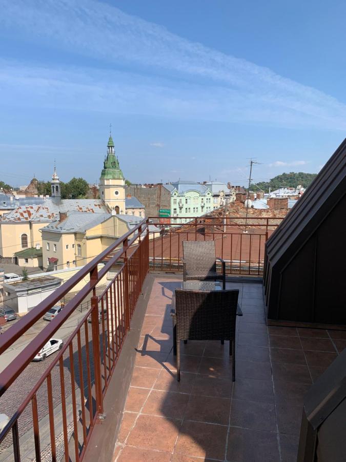Family Room with Terrace,1147836988:JPEG