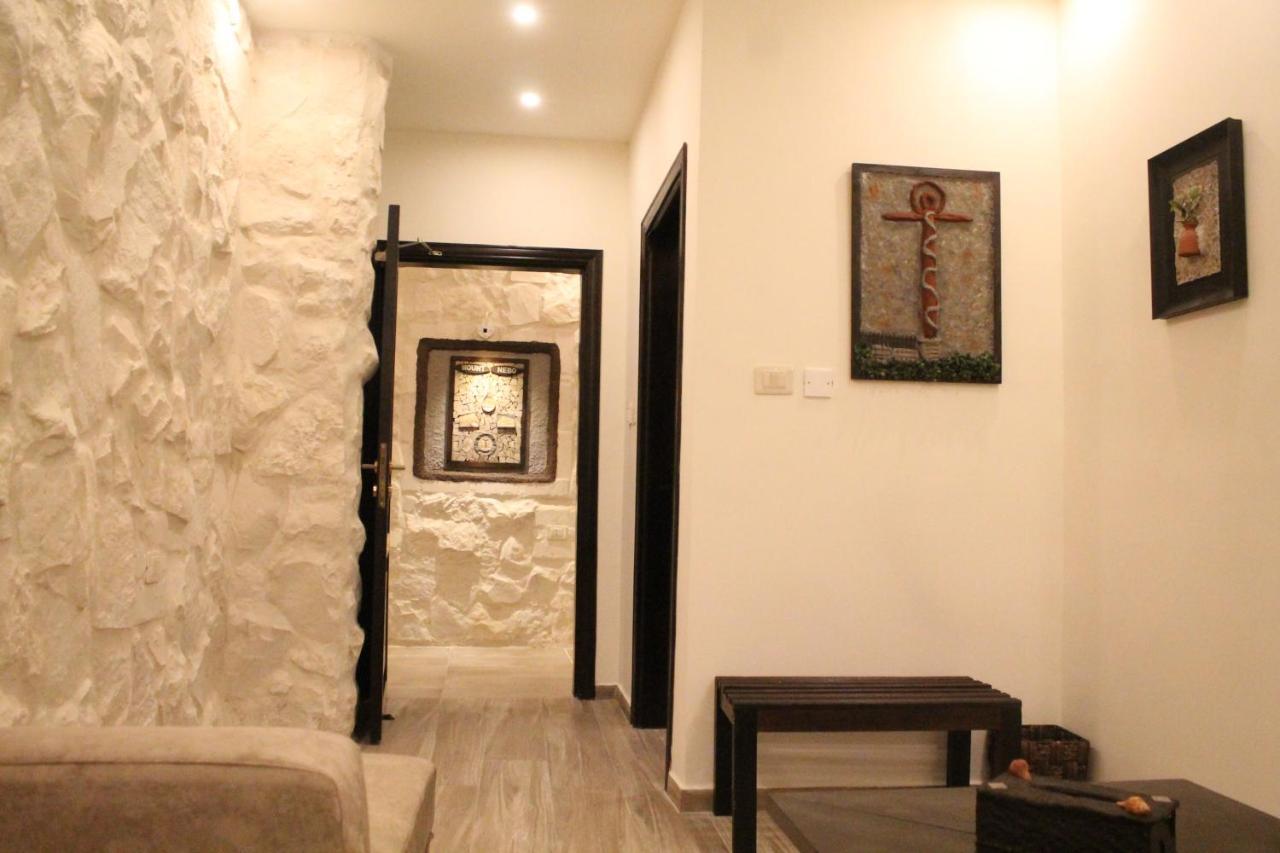 Deluxe Family Suite