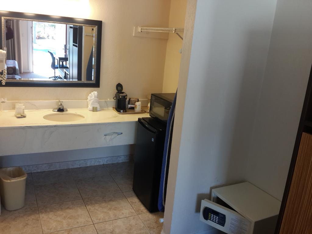 Double Room with Two Double Beds and Pool View - Non-Smoking