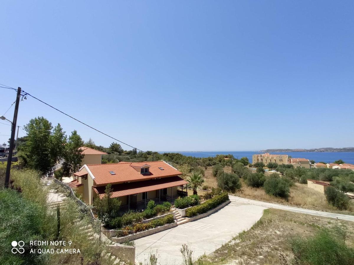 Family Room with Side Sea View