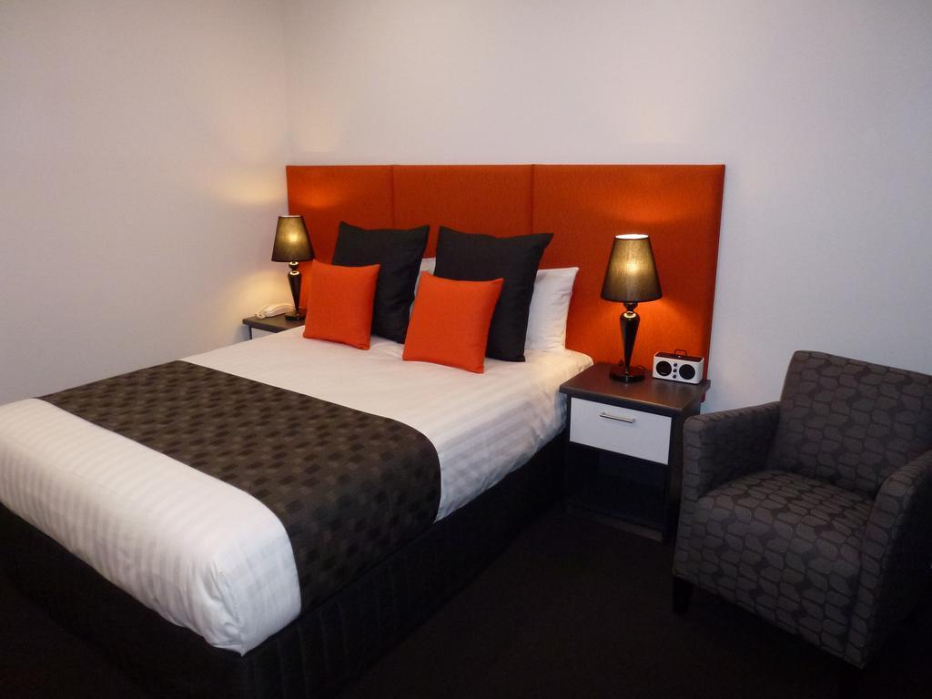 Deluxe Queen Room