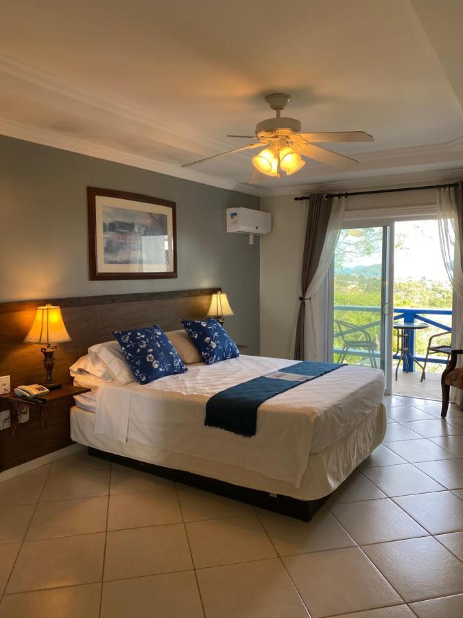 Quarto Duplo Deluxe com Varanda e Vista do Mar