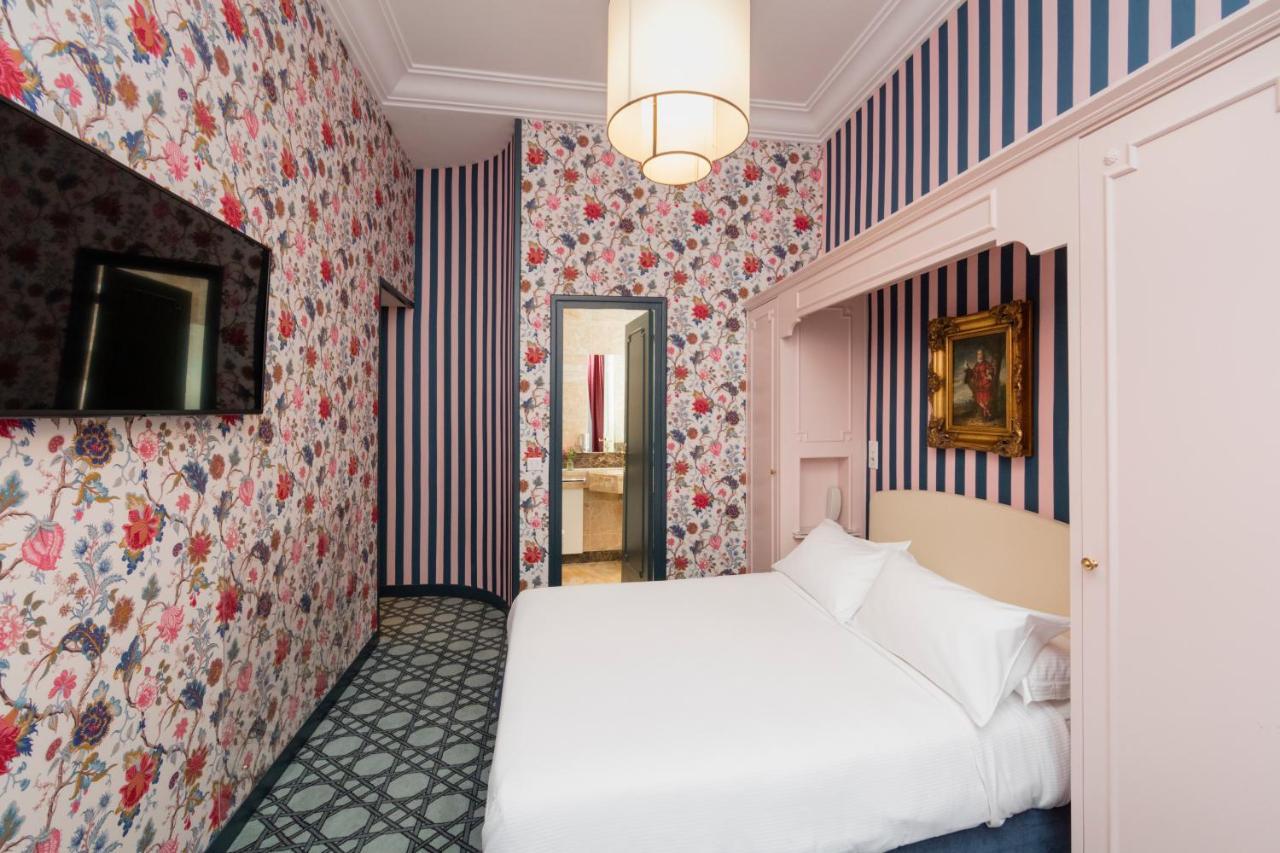 Classic Double Room Bath