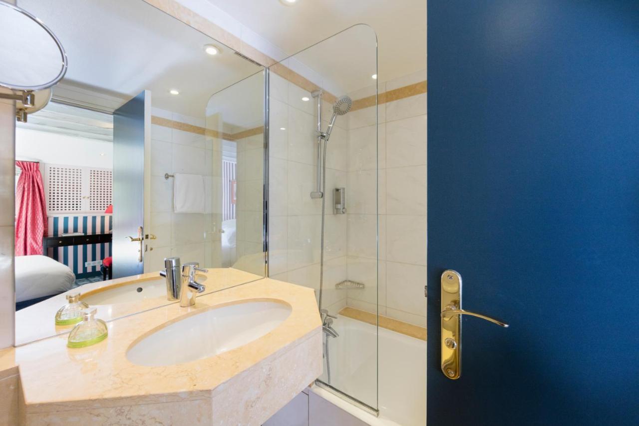 Classic Double Room Bath