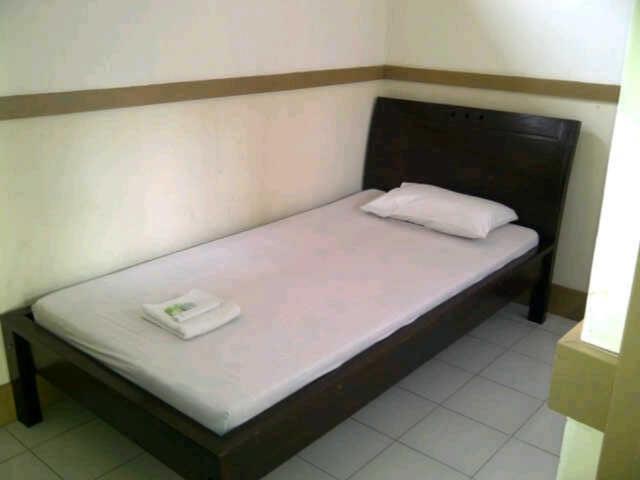 Kamar Economy Single dengan Kamar Mandi Bersama