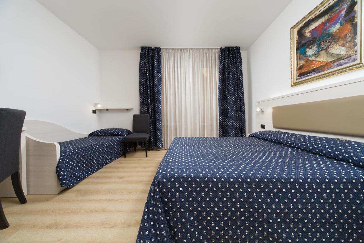 Dreibettzimmer