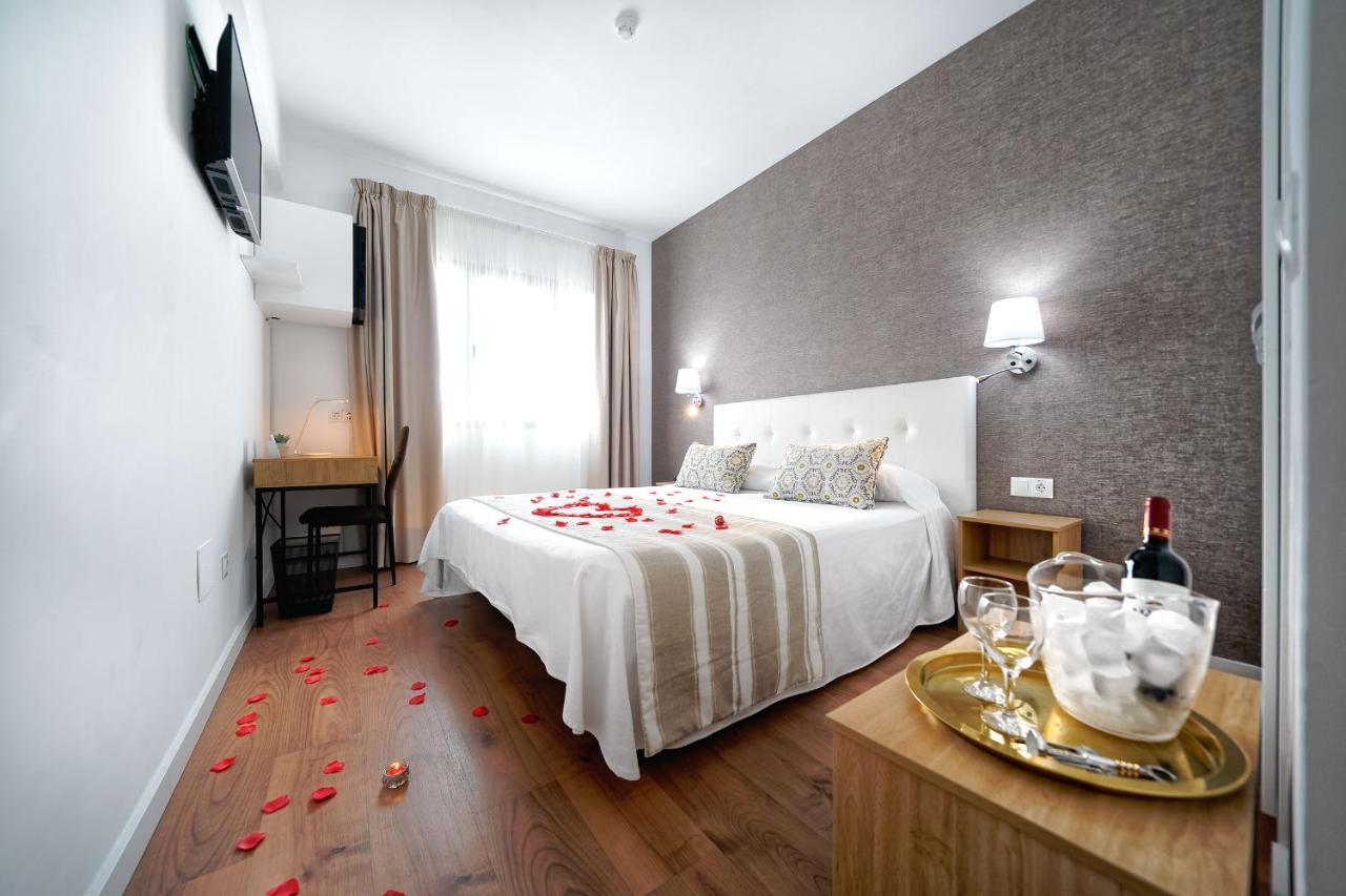 Double or Twin Room Sea View