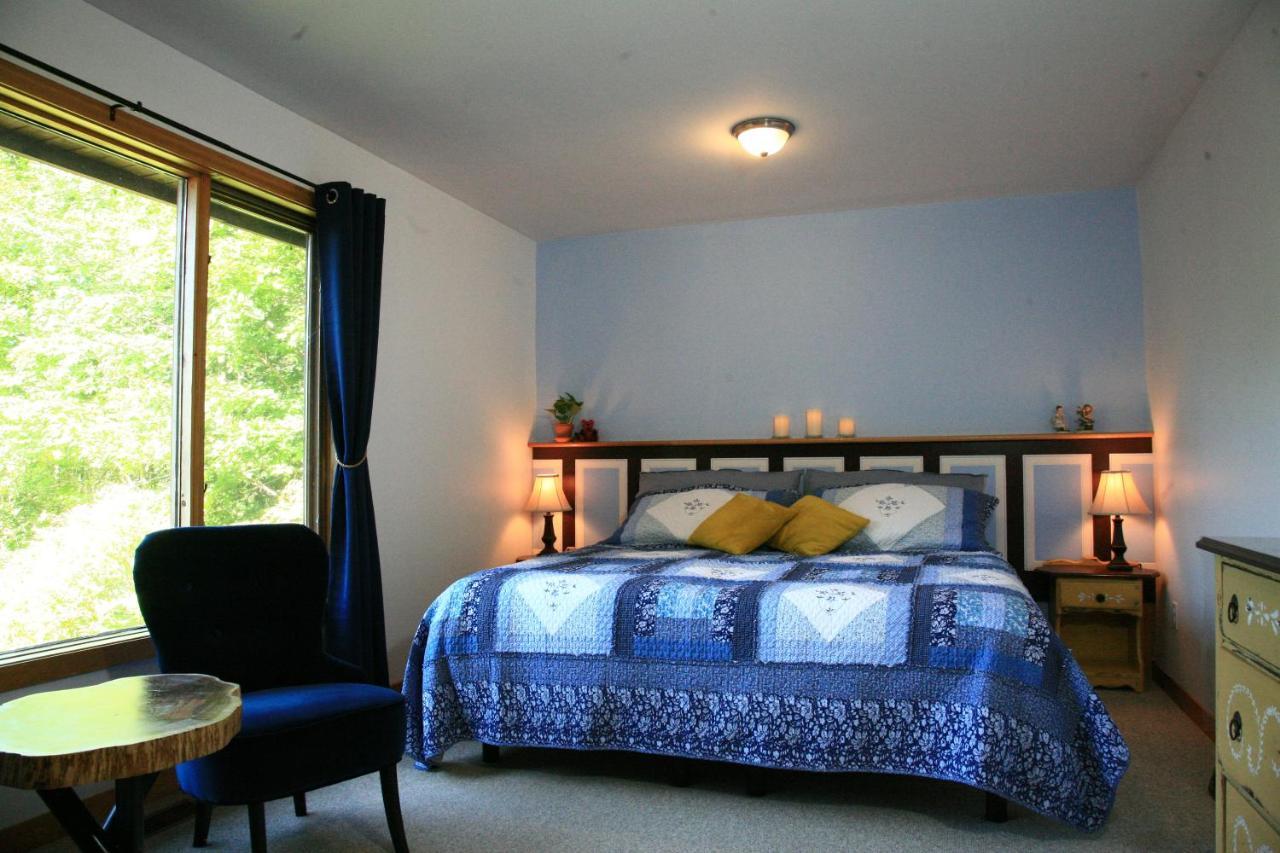 Double or Twin Room with Lake View