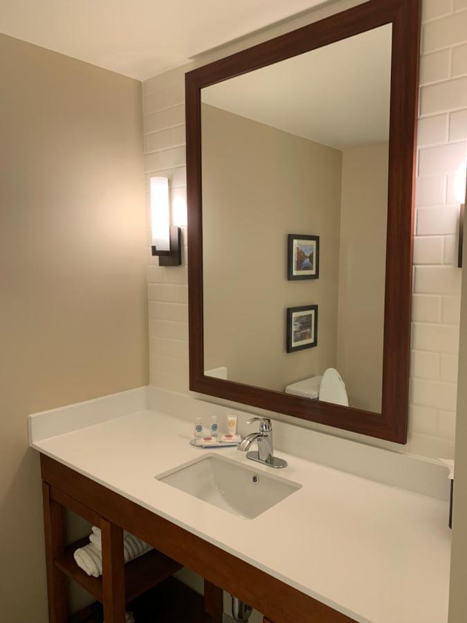 Standard Queen Room with Two Queen Beds - Non Smoking