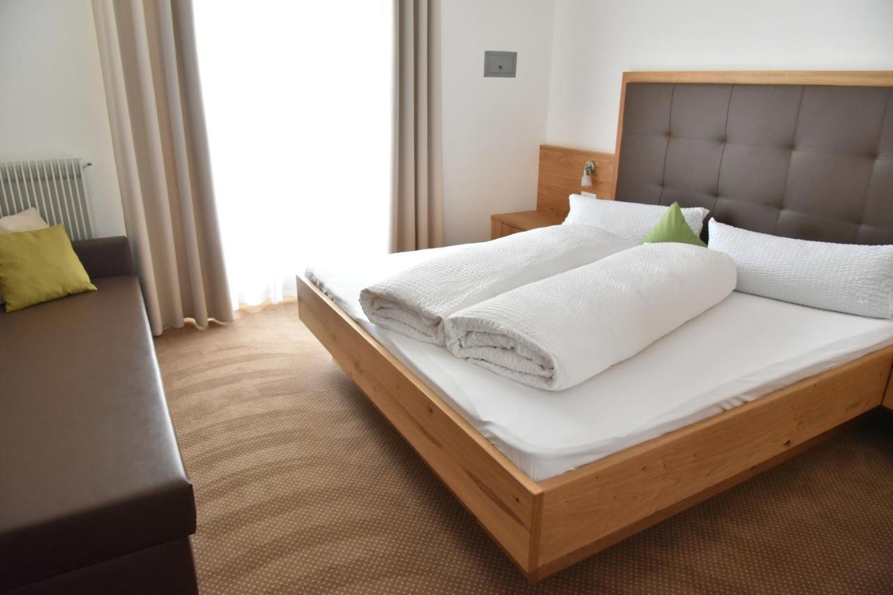 Dreibettzimmer mit Balkon