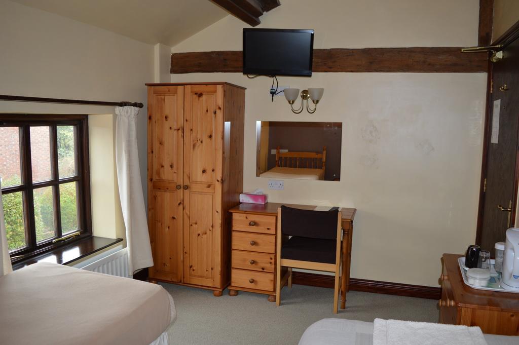 Twin Room with Private Bathroom