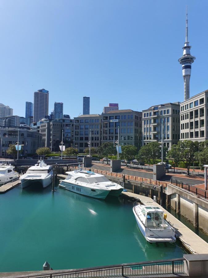 Deluxe King Room with Marina View