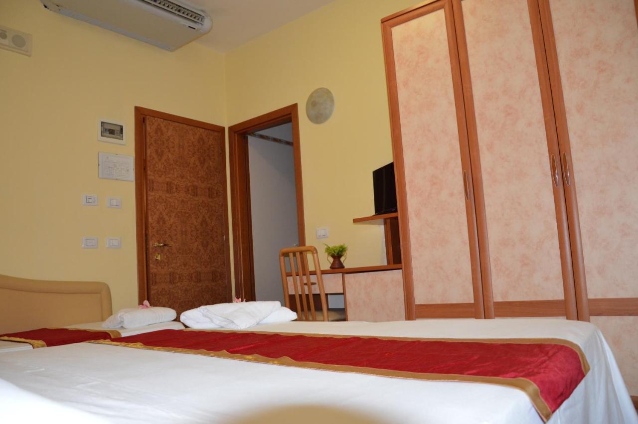 Double or Twin Room,1215912769:JPEG