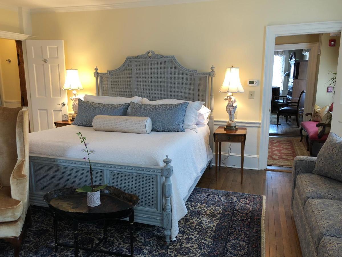 Adams Suite