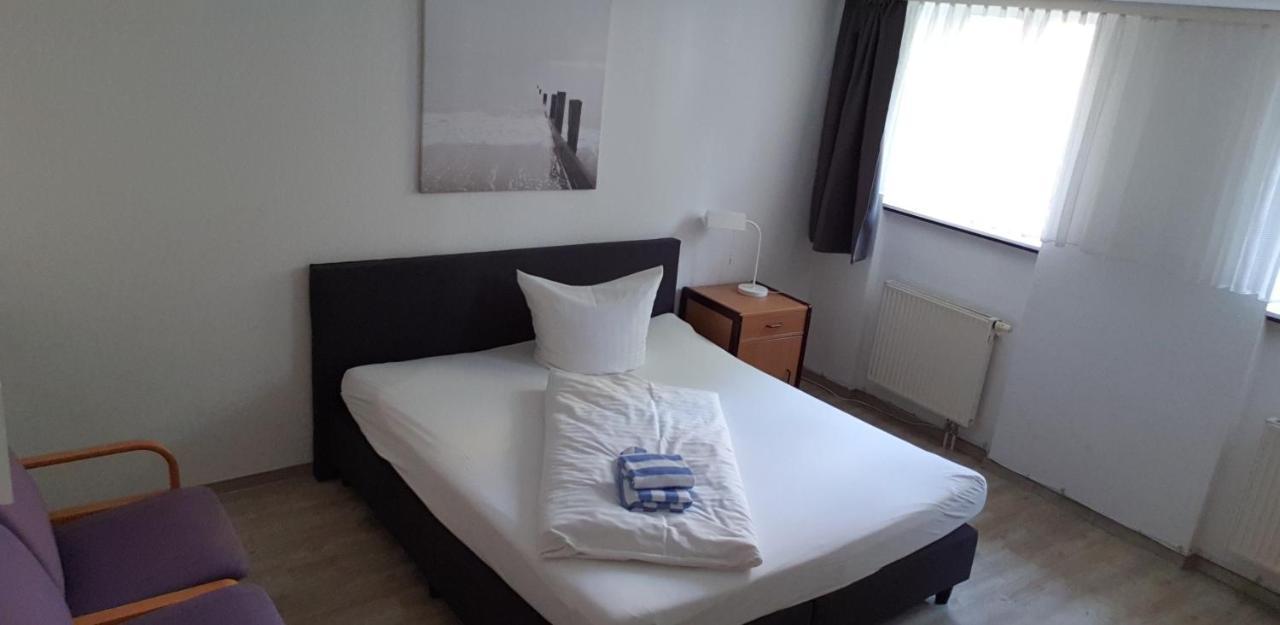 Doppelzimmer - Tiefparterre - 05