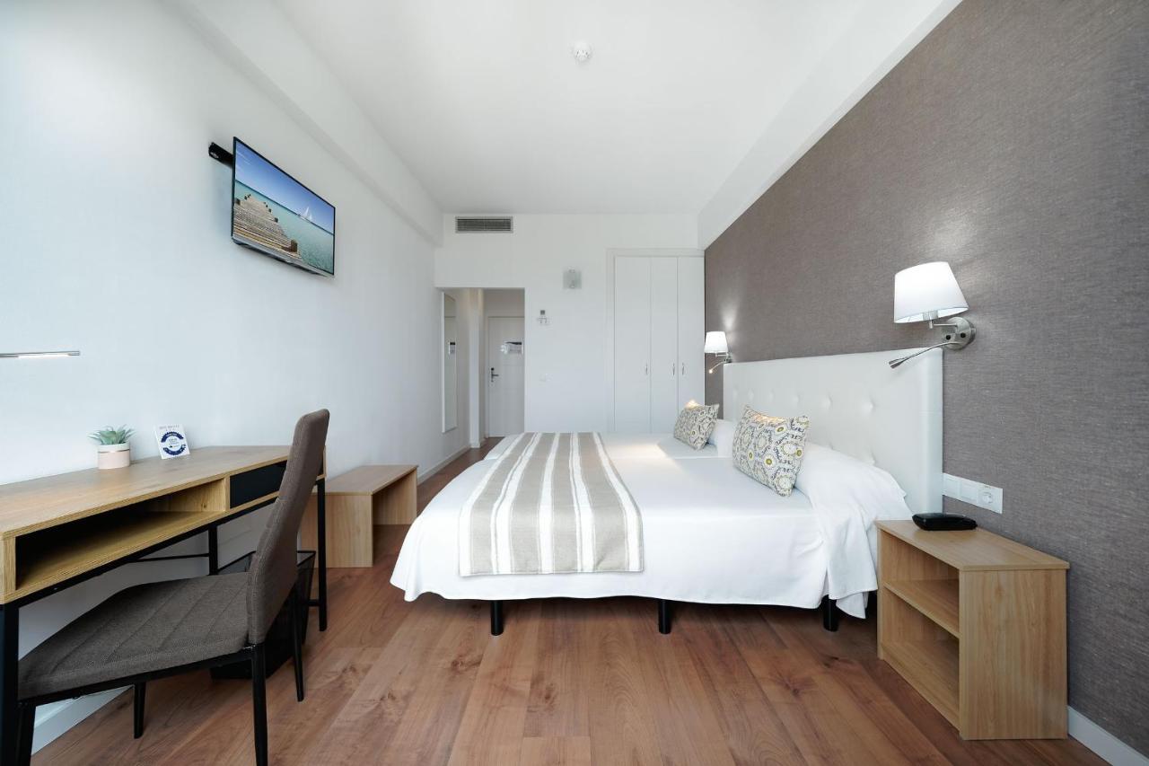 Double or Twin Room Sea View