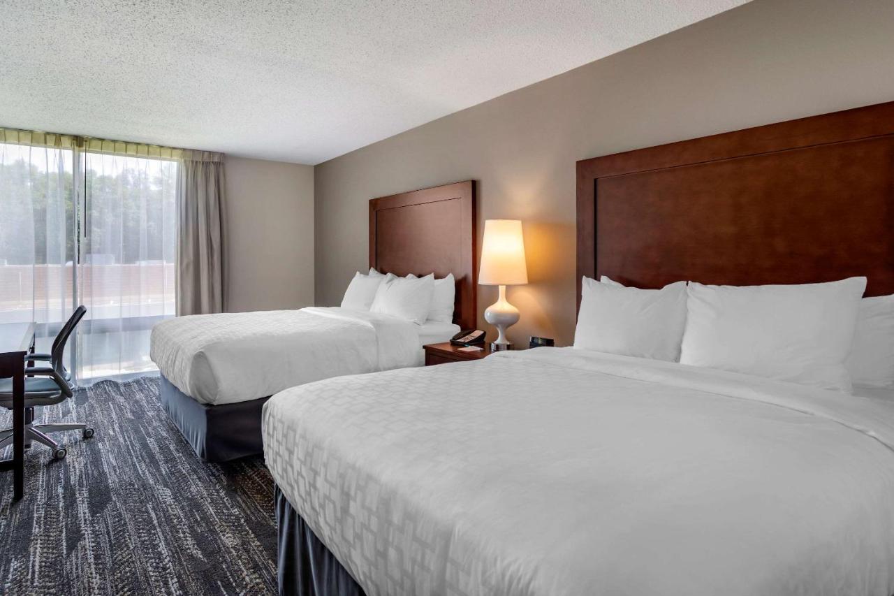 Queen Room with Two Queen Beds - Non-Smoking