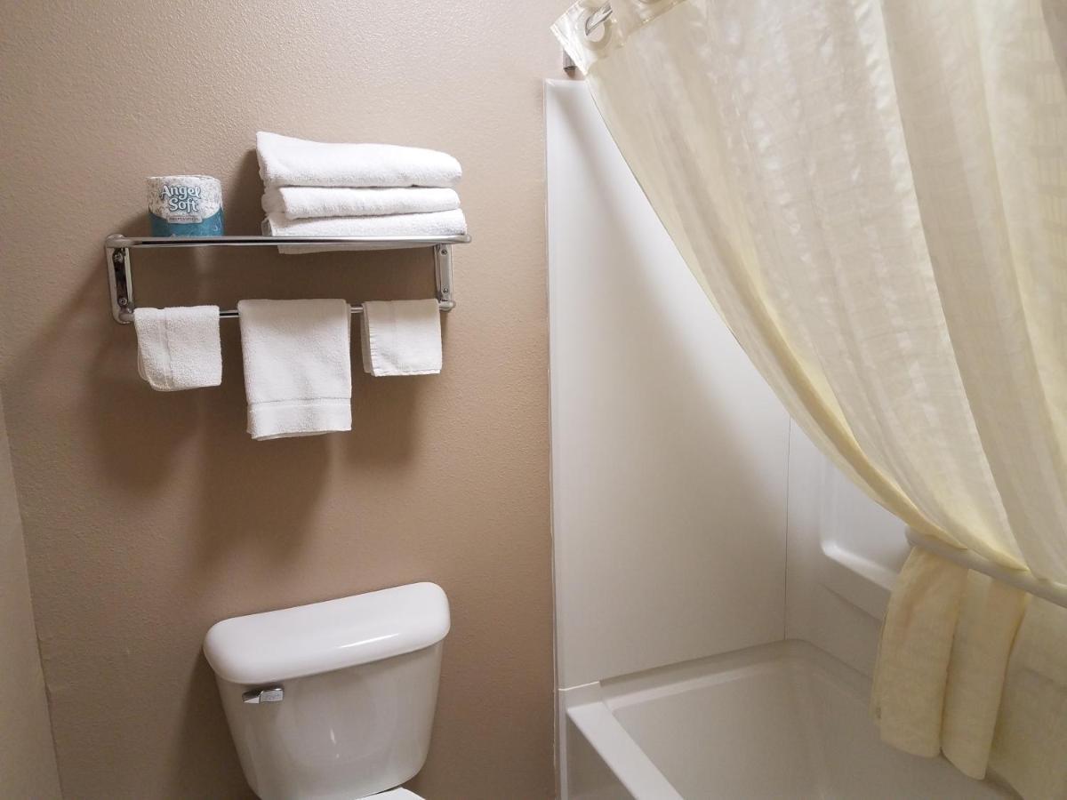 One King Bed Kitchenette Suite Non-Smoking