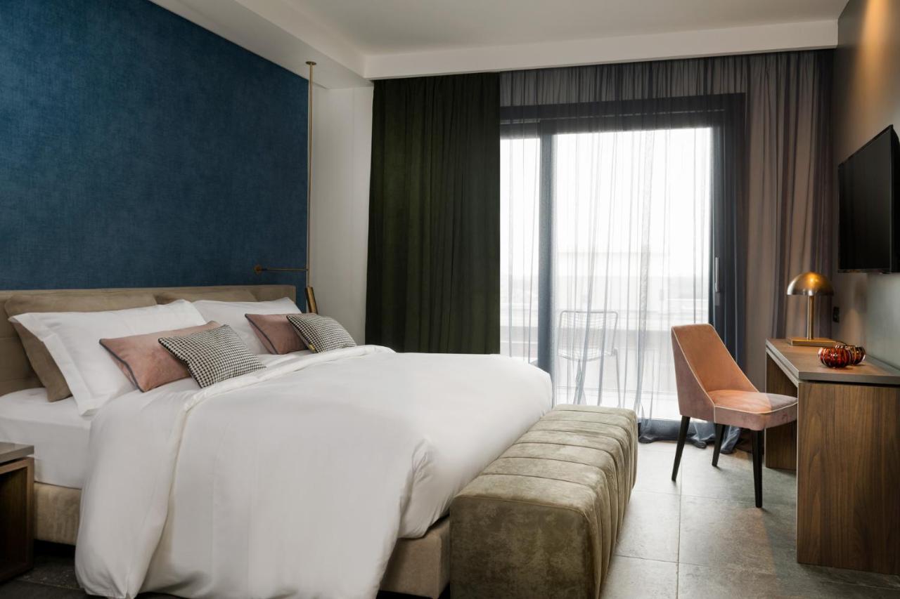 Deluxe Doppelzimmer mit seitlichem Meerblick