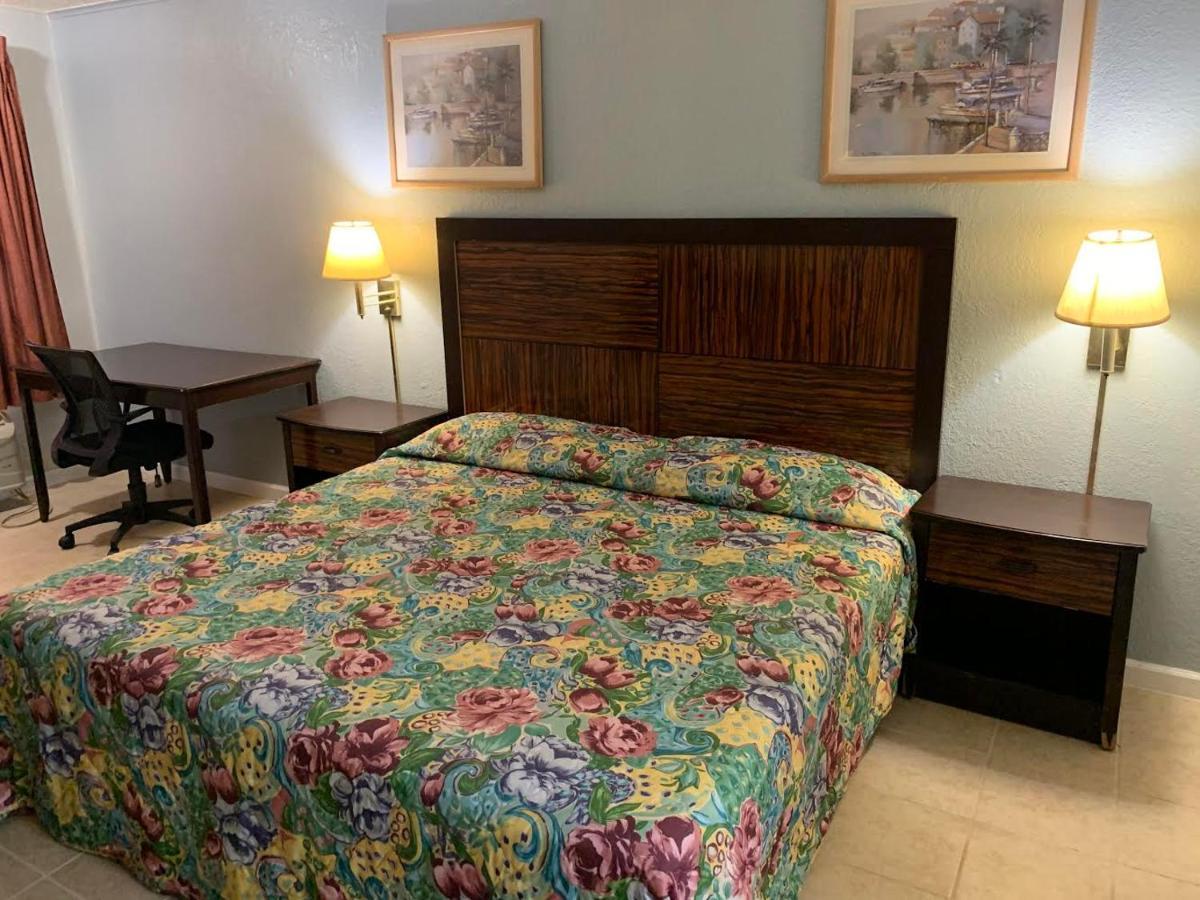 Standard King Room