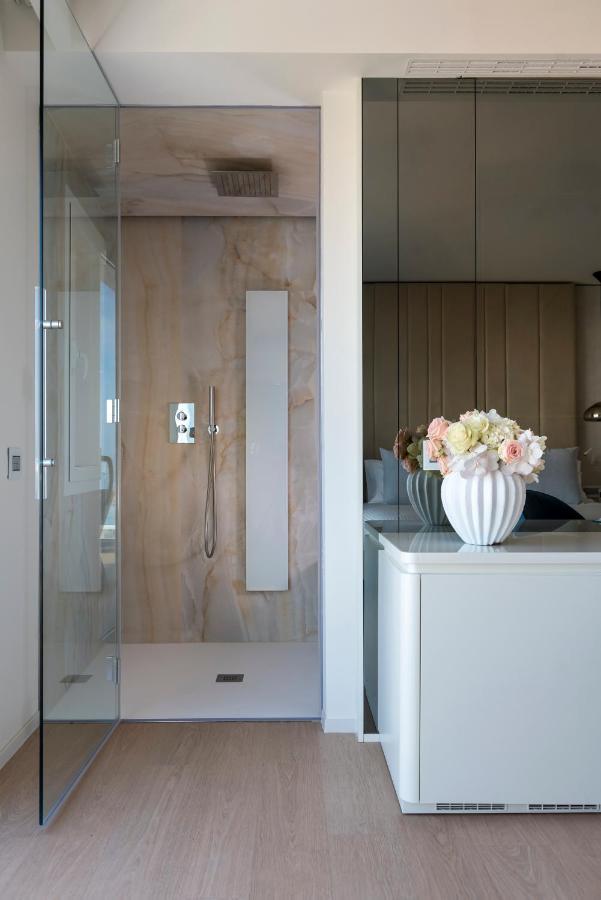 Deluxe Suite with Spa Bath