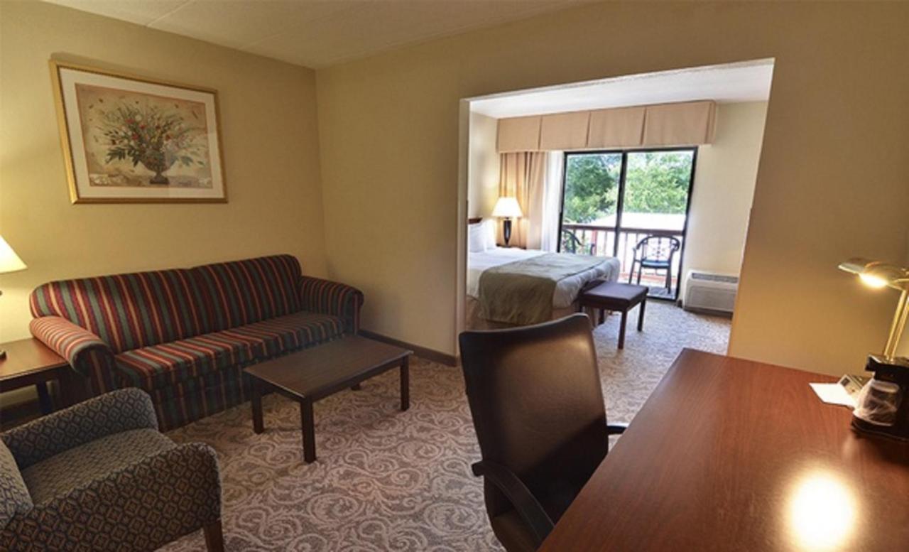 Queen Room