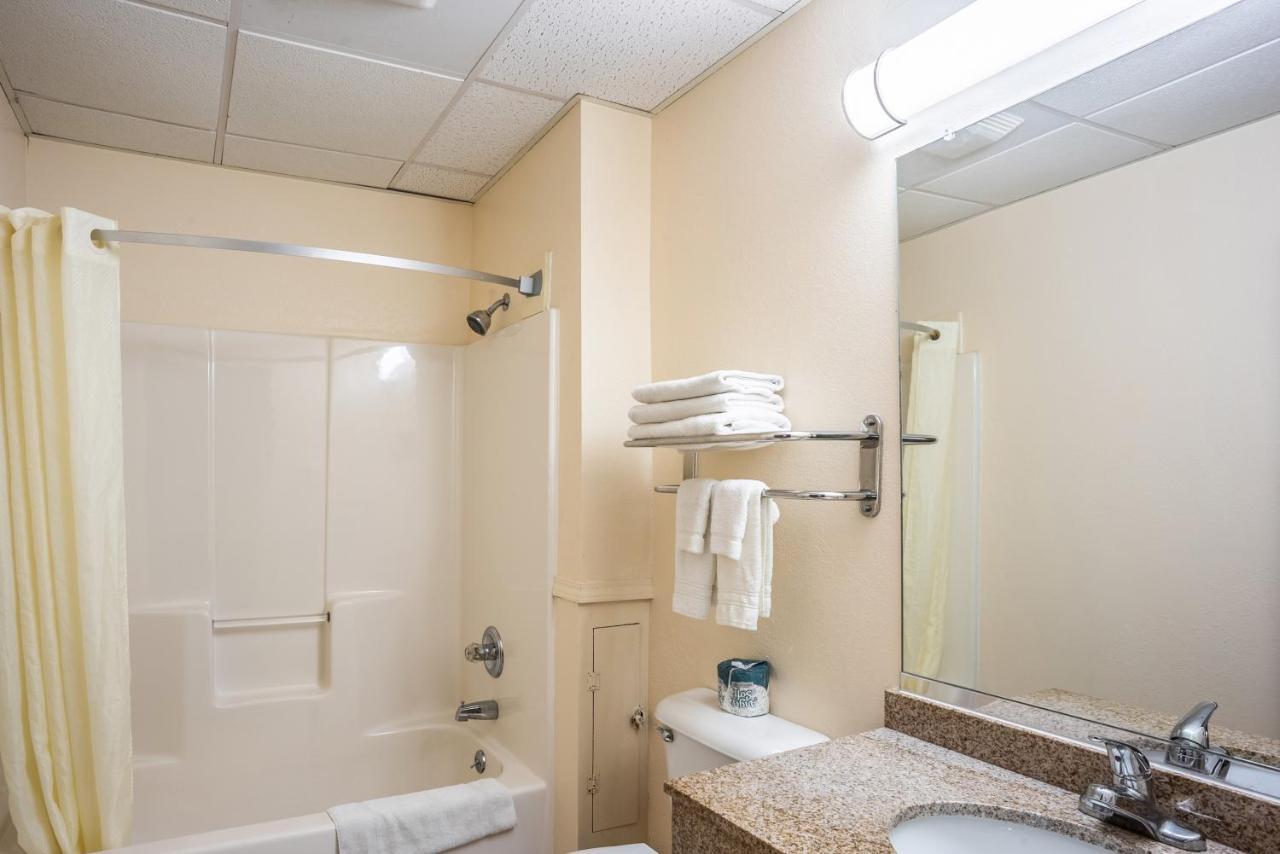 King Studio Suite Jetted Tub Non-Smoking