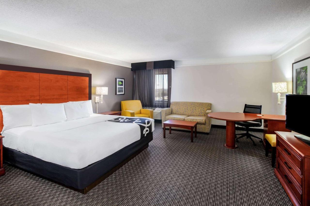 King Suite with Sofa Bed - Non-Smoking