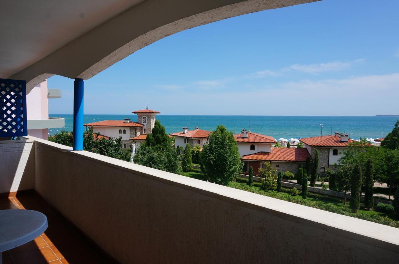 Deluxe Double or Twin Room with Sea View,1670701090:JPEG