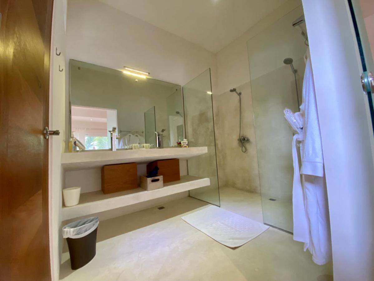 Deluxe Suite Spa Bath,1156833018:JPEG