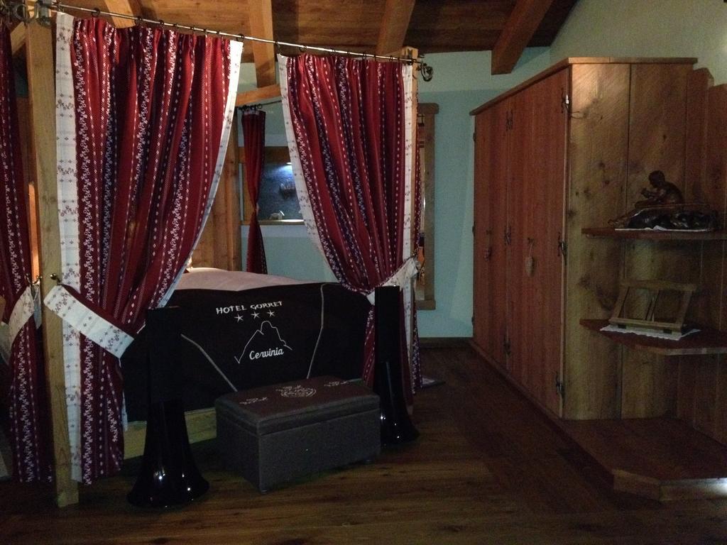 Suite with Mountain View