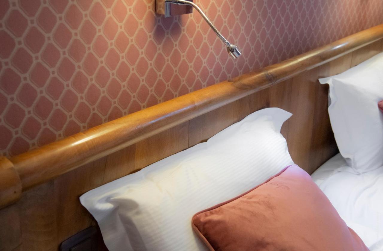 Chambre Double ou Lits Jumeaux avec Salle de Bains Privative