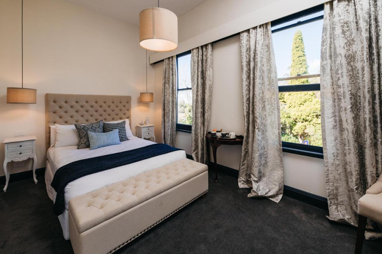 Heritage Queen Room