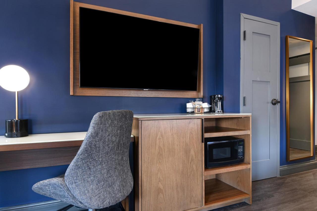 King Room with Sofa Bed