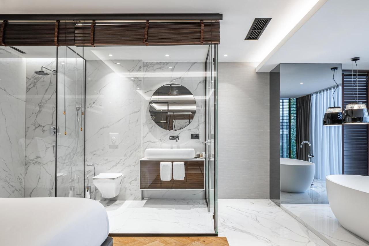 Suite with Hot Tub