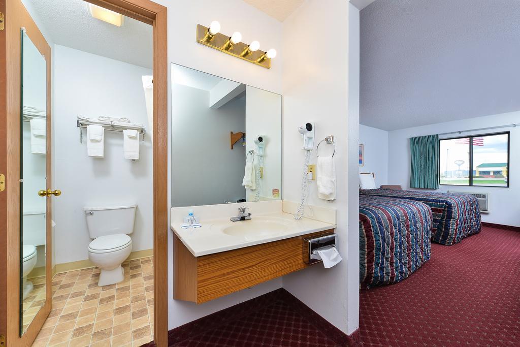 Queen Room with Two Queen Beds - Non-Smoking