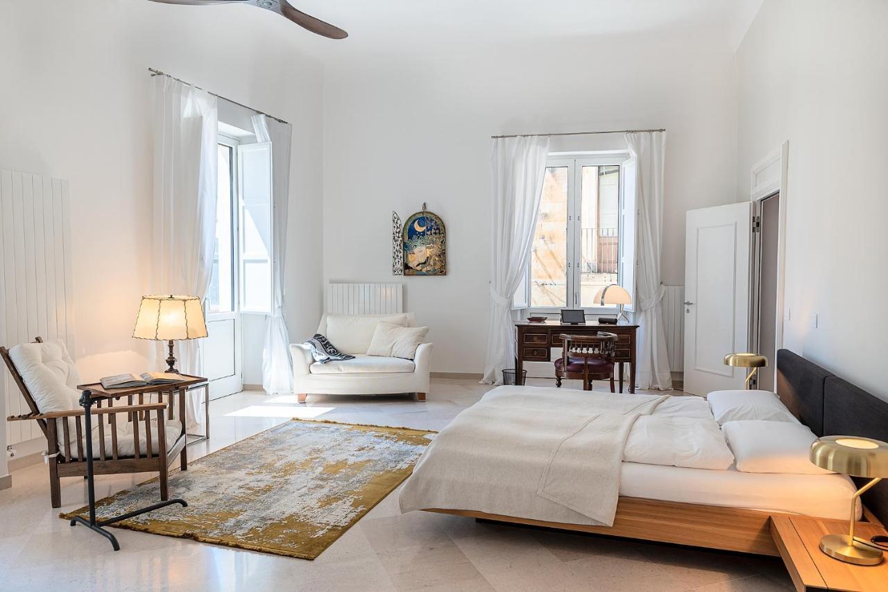 Deluxe King Suite