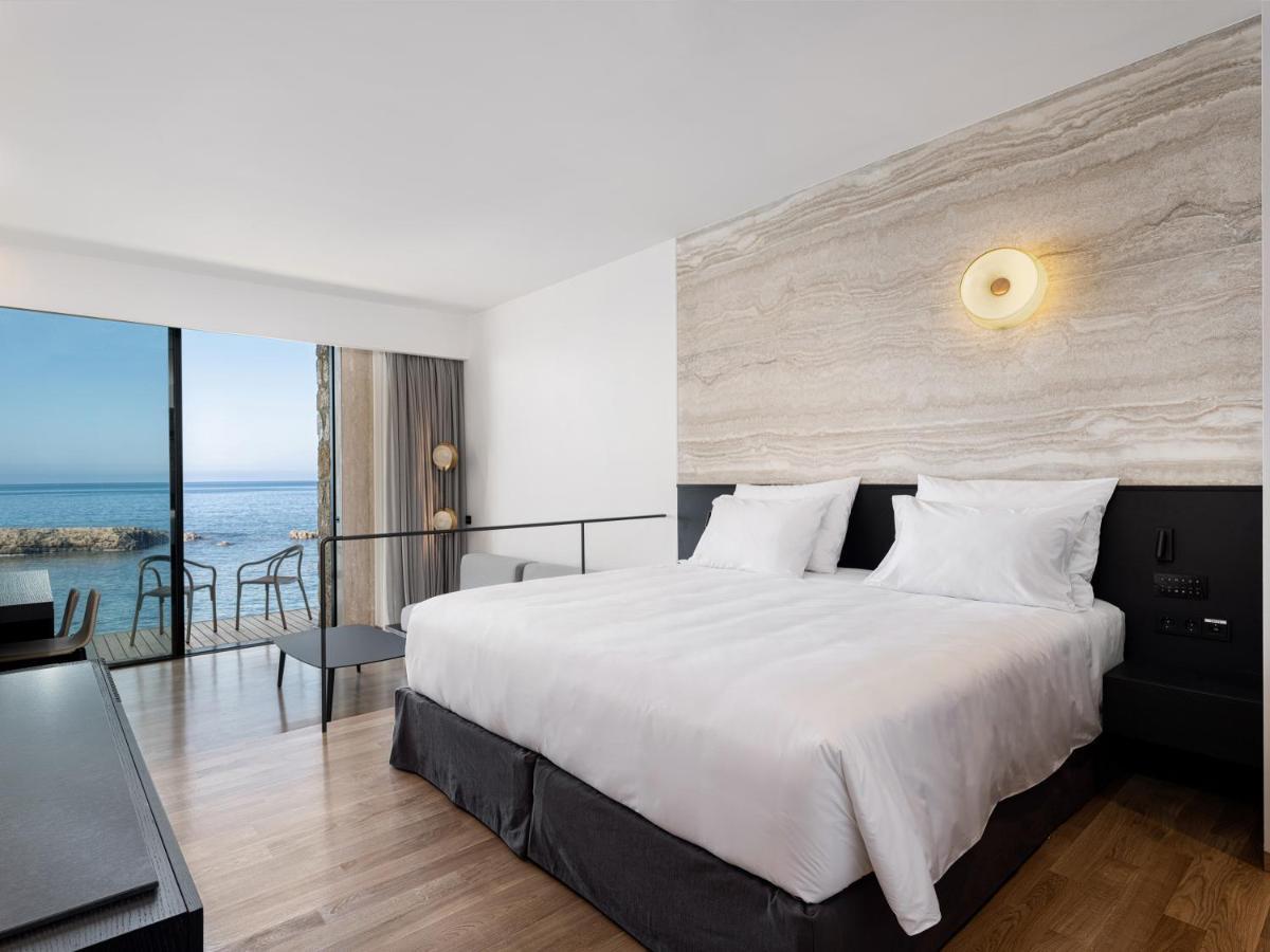 Deluxe Suite Sea Front Balcony