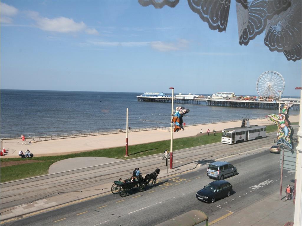 Quarto Família com Vista do Mar