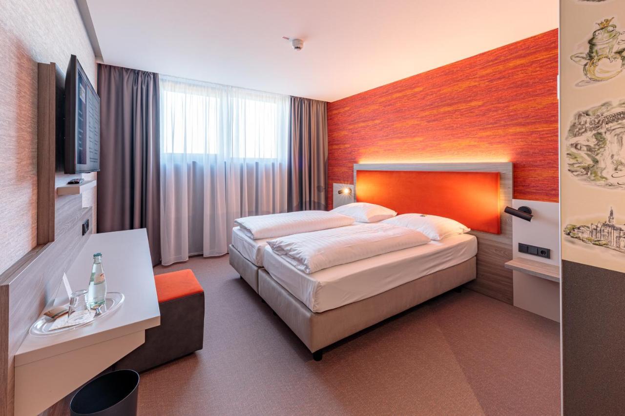 Doppel- oder Zweibettzimmer