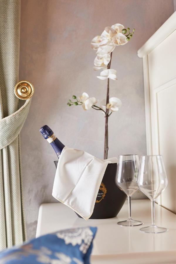 Queen Room with Spa Bath