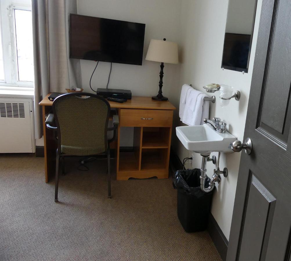 Chambre Double avec Salle de Bains Commune