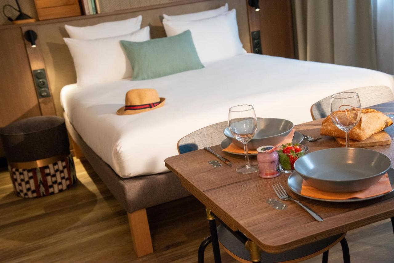 Studio Kitchenette One Double Bed Sofabed