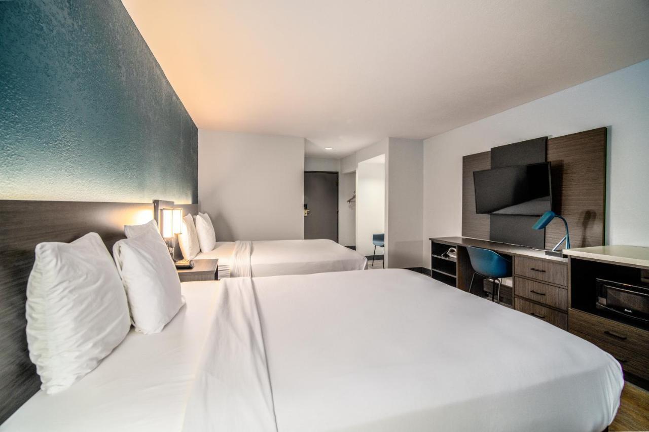 Queen Room with Two Queen Beds - Non-Smoking